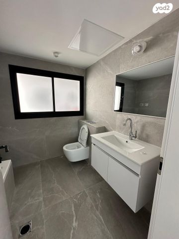 דירה, אלכסנדר זייד 33, קרית חיים מזרחית, חיפה