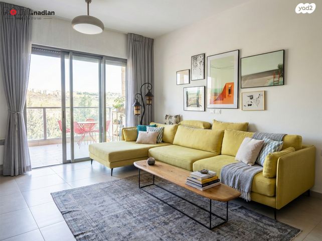 ארמון הנציב, תלפיות מזרח