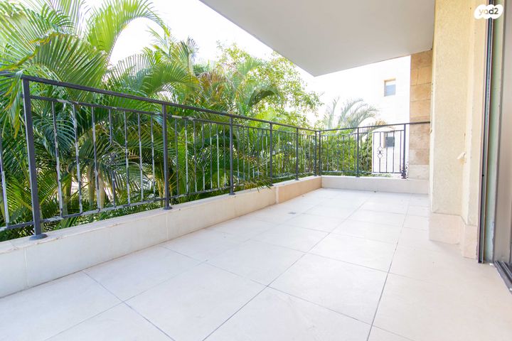 דירה, מנדלי מוכר ספרים, אגרובנק, חולון