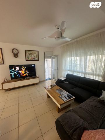 שדרות טום לנטוס 