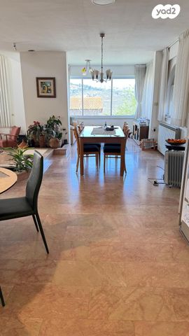 בית פרטי/ קוטג', האתרוג, קרית יערים, גבעת זאב