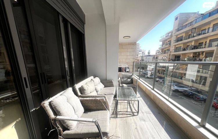 דירה, מרדכי אנילביץ', עכו