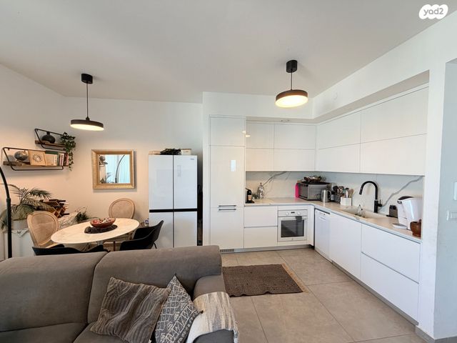 דירה, ישראל טל, מונטיפיורי, הרכבת, תל אביב יפו