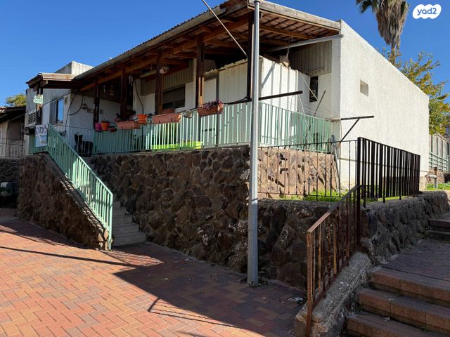 דו משפחתי, נווה, קצרין