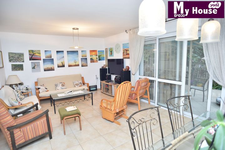 דו משפחתי, גבעת אביב, גדרה