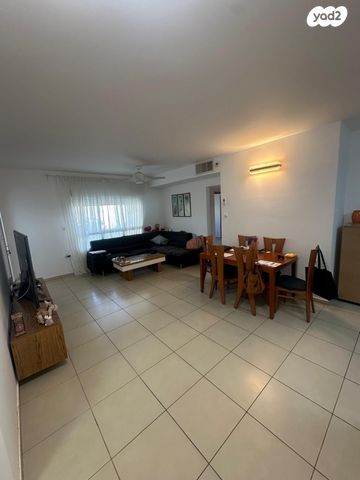 דירה, שדרות טום לנטוס, נתניה