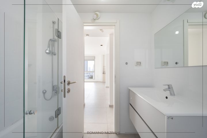 דירה, ההגנה, גבעת הרמבם, גבעתיים