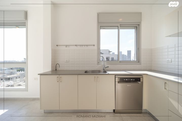 דירה, ההגנה, גבעת הרמבם, גבעתיים