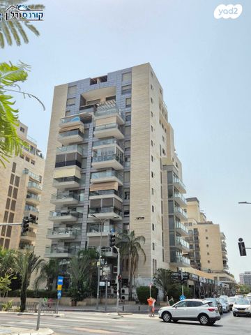 גג/ פנטהאוז, דרך לוי אשכול 70, קיראון, קרית אונו