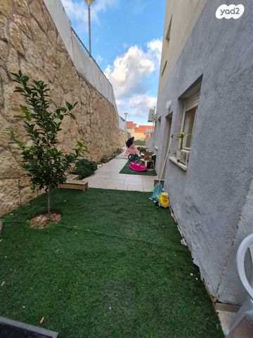 דירת גן, יוני נתניהו 1008, קרית ארבע