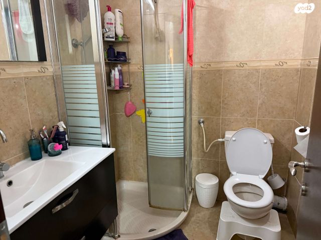 דו משפחתי, נווה, קצרין