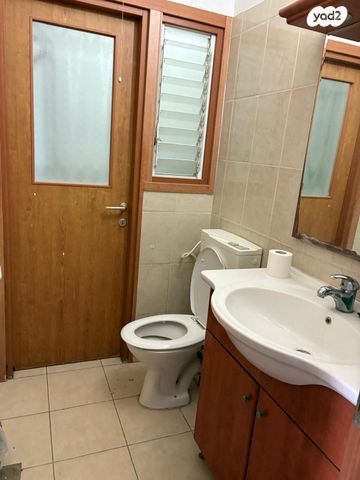 דירה, בנארי יצחק, רחובות החדשה, רחובות