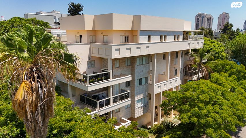 דירה, א.ד. גורדון, הרצליה הצעירה, הרצליה