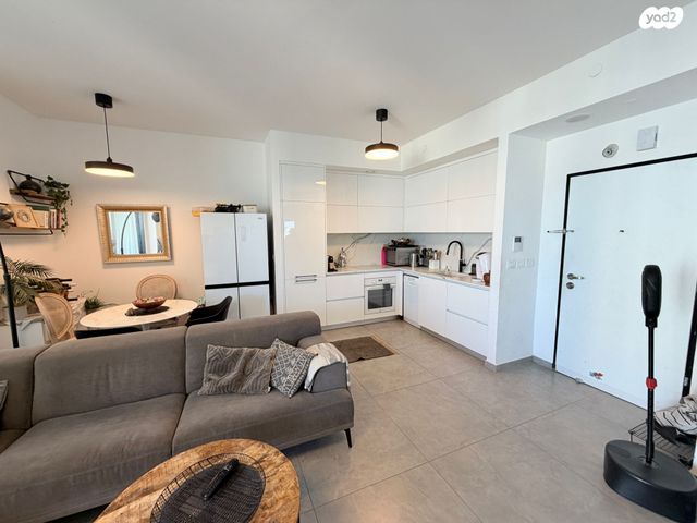 דירה, ישראל טל, מונטיפיורי, הרכבת, תל אביב יפו