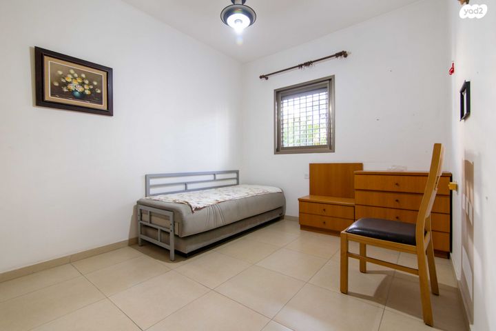 דירה, מנדלי מוכר ספרים, אגרובנק, חולון