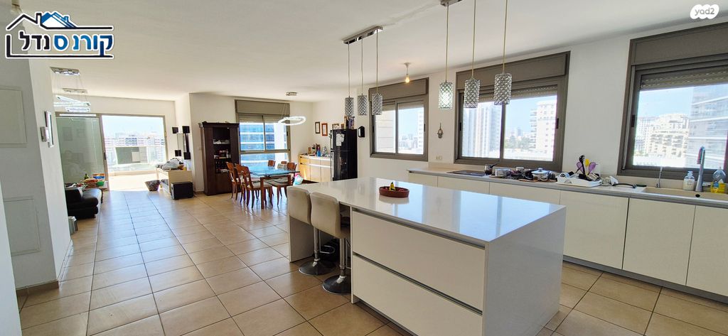 גג/ פנטהאוז, דרך לוי אשכול 70, קיראון, קרית אונו