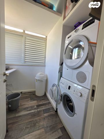 דירה, הרצליה