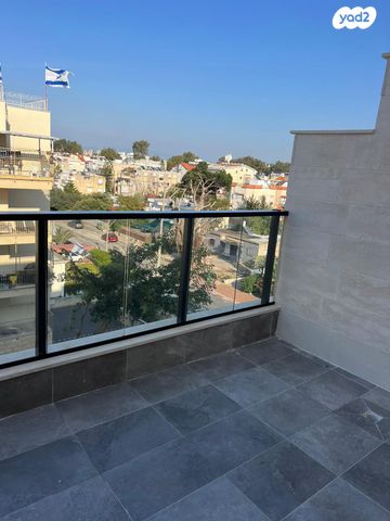 דירה, אלכסנדר זייד 33, קרית חיים מזרחית, חיפה