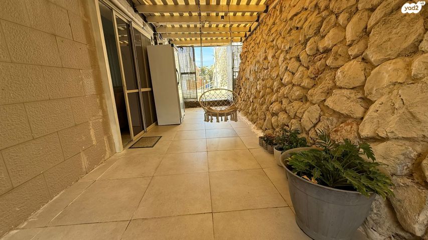 דירת גן, יצחק רבין, צפת