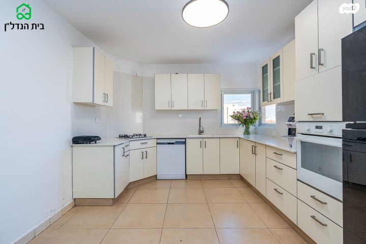 דירה, הרצל 44, מרכז העיר, חדרה