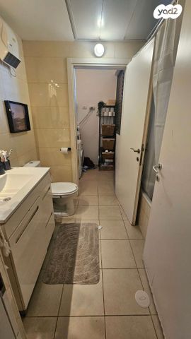 דירה, סמטת אבני חושן, גני מרום, רמת גן