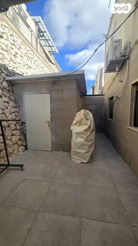 דירת גן, יצחק רבין, צפת