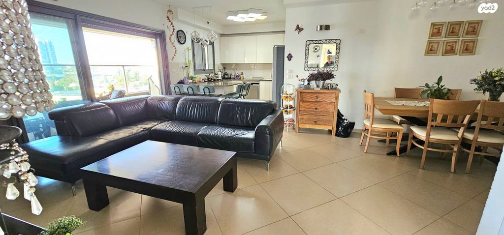 דירה, הוד השרון