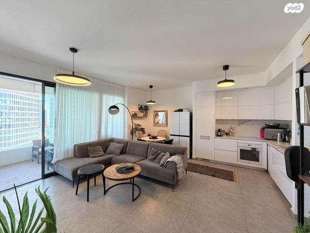 דירה, ישראל טל, מונטיפיורי, הרכבת, תל אביב יפו