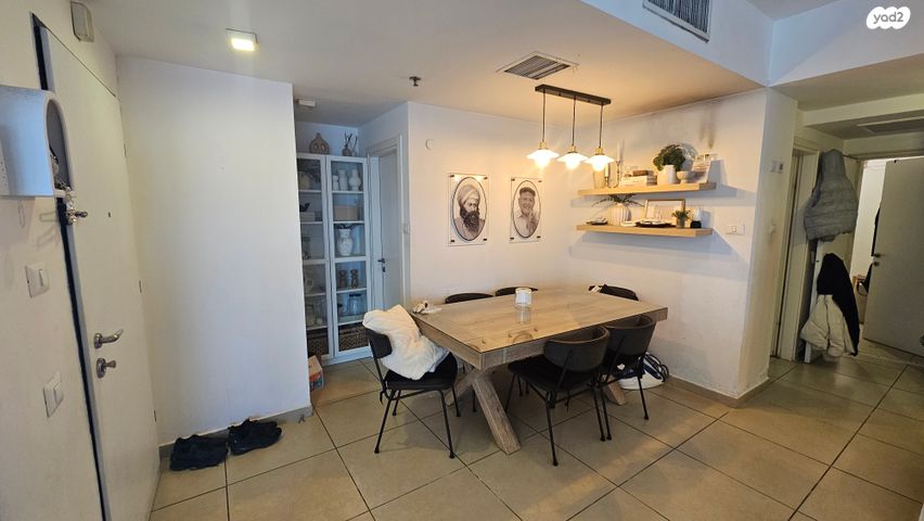 דירה, סמטת אבני חושן, גני מרום, רמת גן