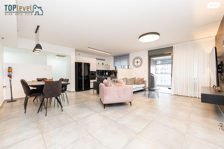 דירה, לח"י, גלי כרמל, טירת כרמל