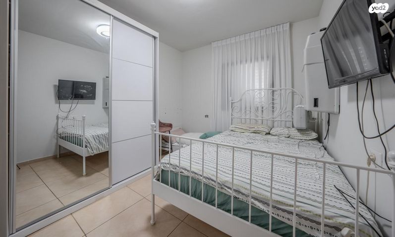 דירה, נחום סנה, רמות הרכס, באר שבע