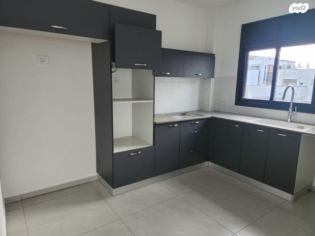 גג/ פנטהאוז, משה מרקוס, לב המושבה / מרכז העיר, פתח תקווה