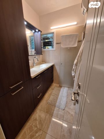 דירה, מנדלי מוכר ספרים, לב העיר, בת ים