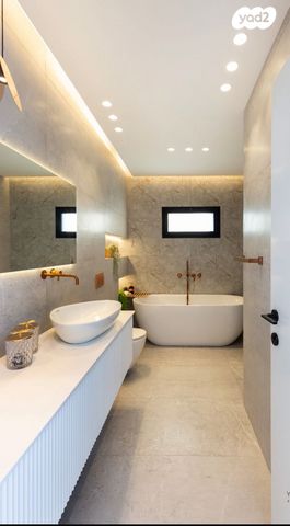 דירה, הרב יצחק שמידמן, הר שלום, בני ברק