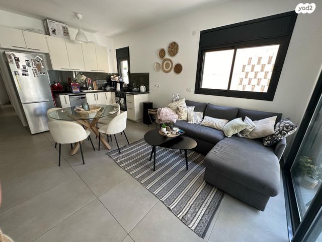 דירה, הרב יצחק ידידיה פרנקל, פלורנטין, תל אביב יפו