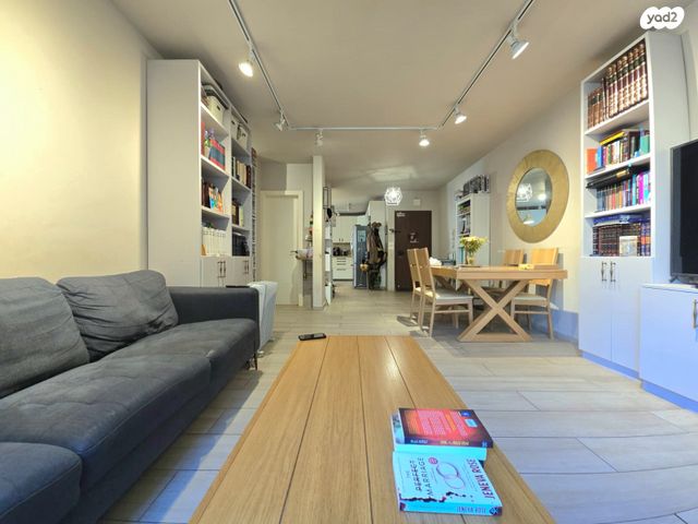 דירה, עקיבא, נווה דוד רמז, רעננה