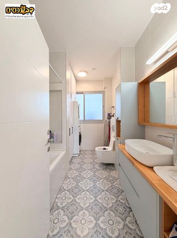 גג/ פנטהאוז, משה שרת, מורשת, מודיעין מכבים רעות