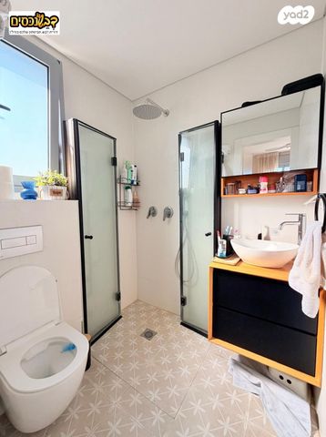 גג/ פנטהאוז, משה שרת, מורשת, מודיעין מכבים רעות