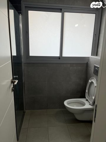 דירה, הרצליה