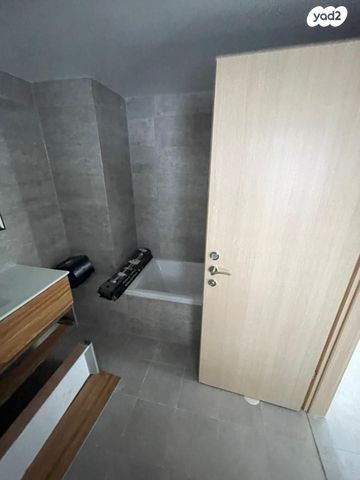 דירה, יעקב פיכמן, ח-501, חולון