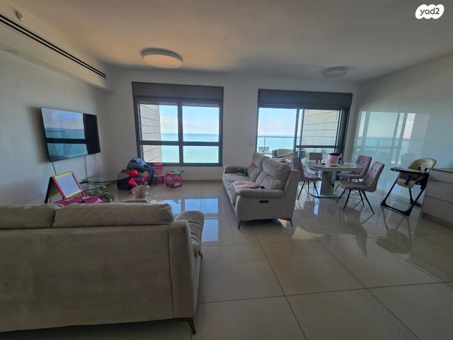 דירה, שדרות בן גוריון 141, אגמים, נתניה