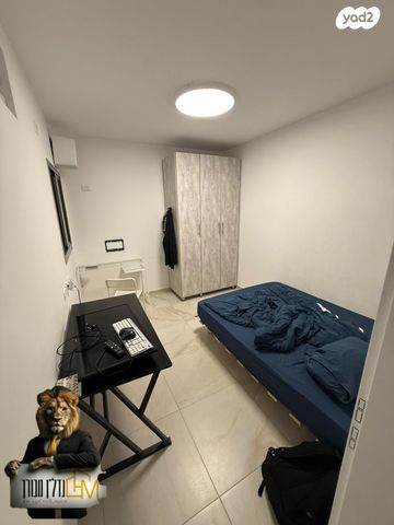 דירה, יוסף אבו, נתיבות מערב, נתיבות