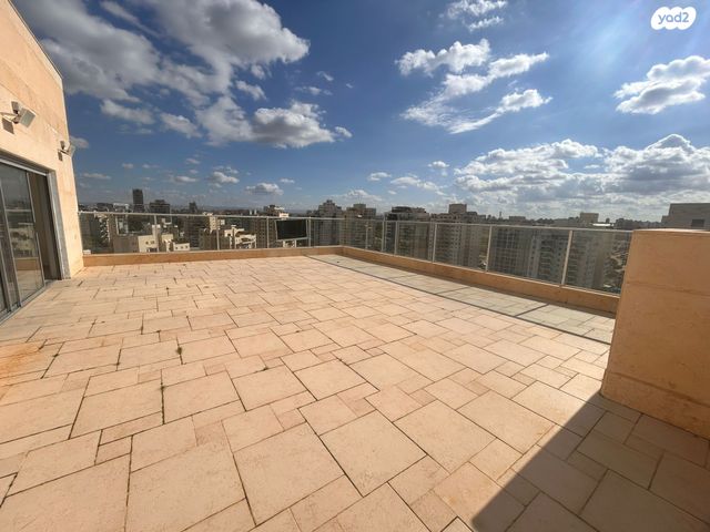 גג/ פנטהאוז, הדס, קרית אילון, חולון