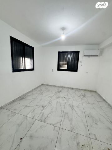 דירה, שבטי ישראל, קרית ים