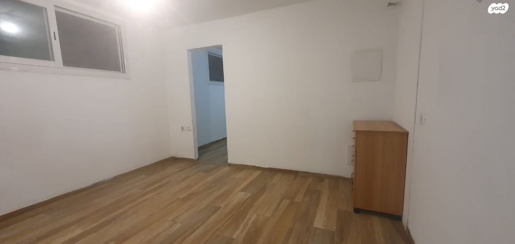 מרתף/ פרטר, גאולים, כפר סבא