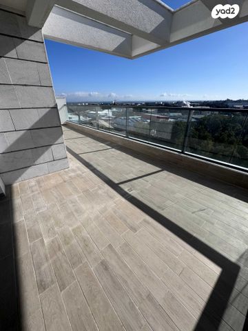 דירה, חצוצרה, המוזיקה, שדרות