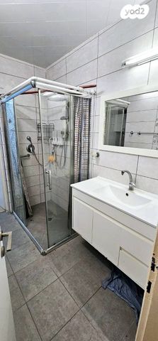 דירה, ניצנים, פנחס ספיר, מגדל העמק