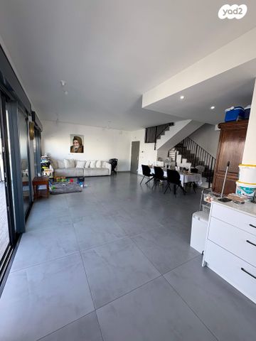 דופלקס, קרית מלאכי