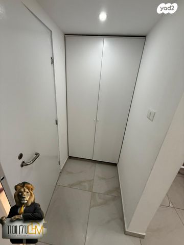 דירה, יוסף אבו, נתיבות מערב, נתיבות