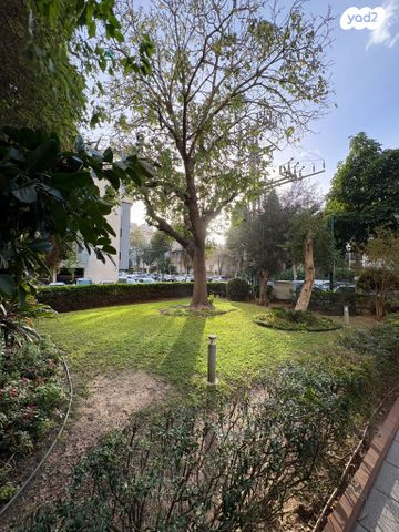 דירה, קריניצי, שכונת בן גוריון, מרכז העיר ג', רמת גן